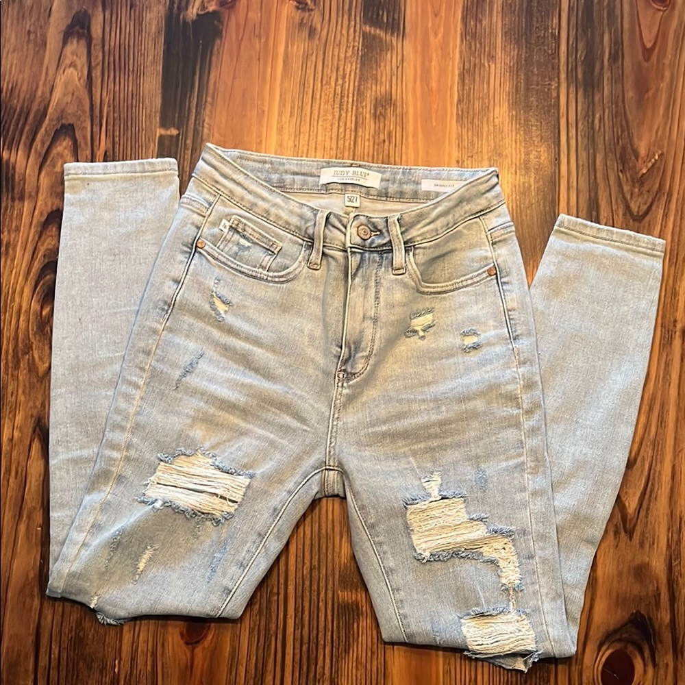 Judy Blue Distressed Skinny Blue Jeans